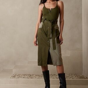 NWT!  BANANA REPUBLIC BUTTON FRONT MIDI SKIRT - DESERT THYME.  SIZE 6